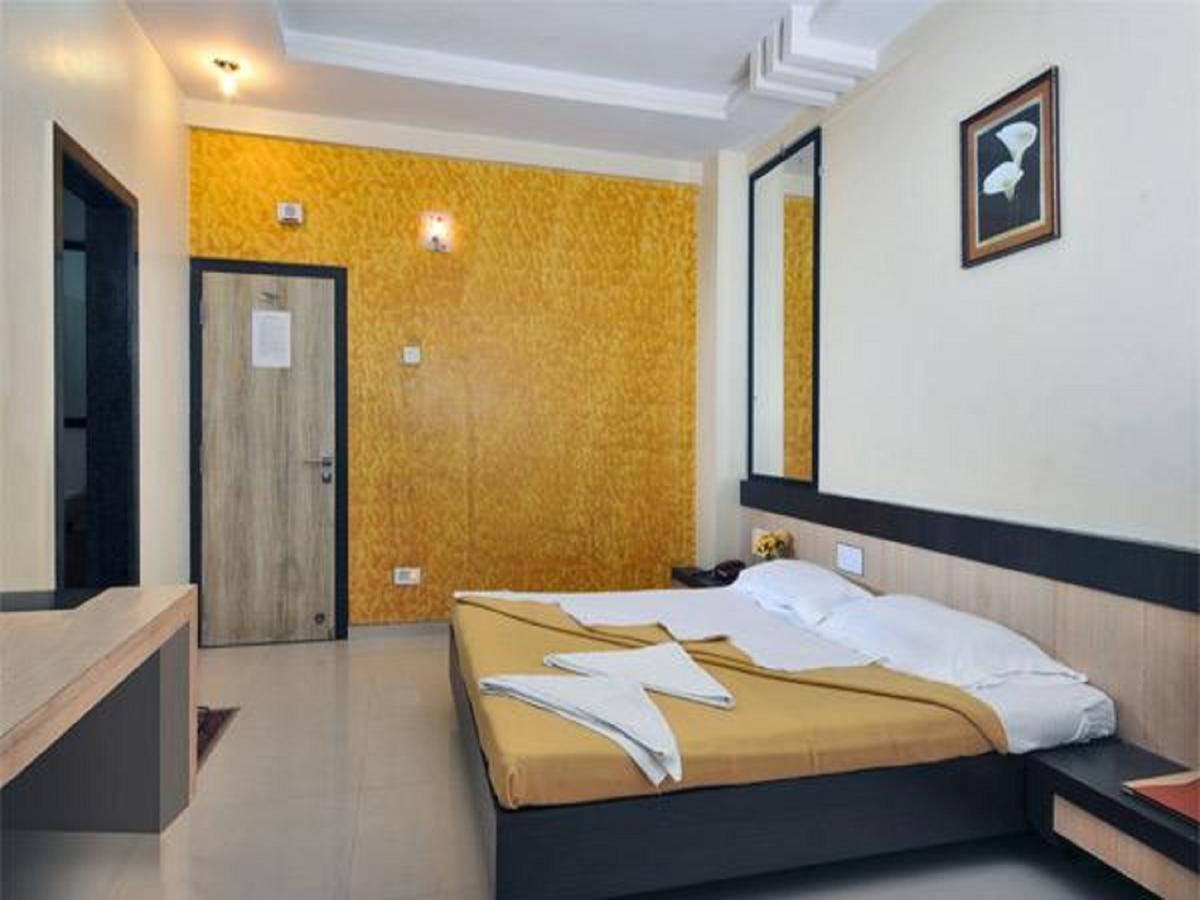 Hotel Shri Krishna Shirdi Exterior foto