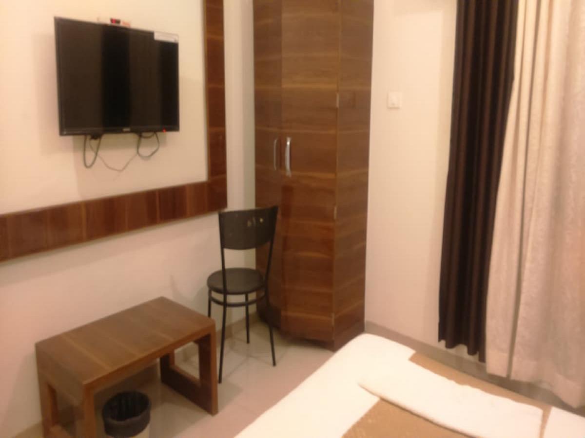 Hotel Shri Krishna Shirdi Exterior foto