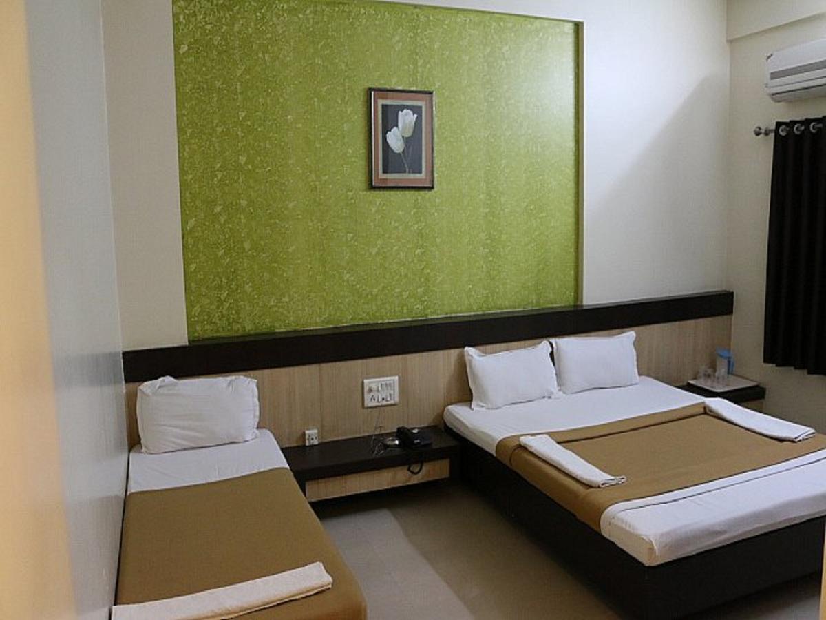 Hotel Shri Krishna Shirdi Exterior foto