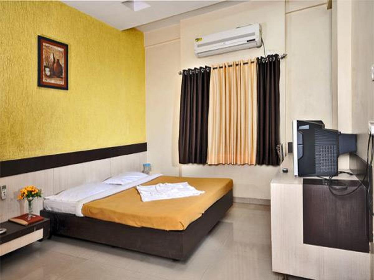 Hotel Shri Krishna Shirdi Exterior foto